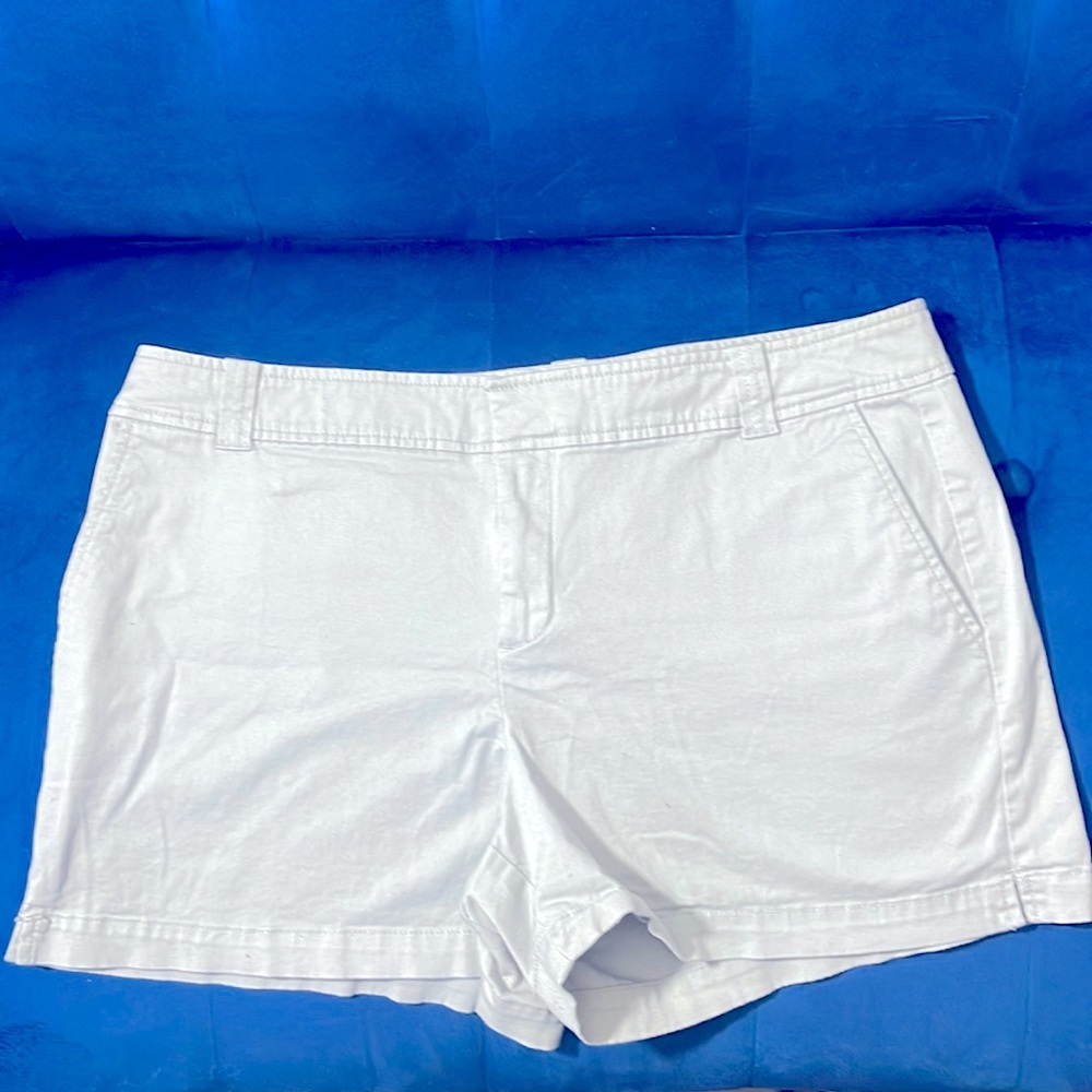 Classy comfortable shorts for any occasion!
